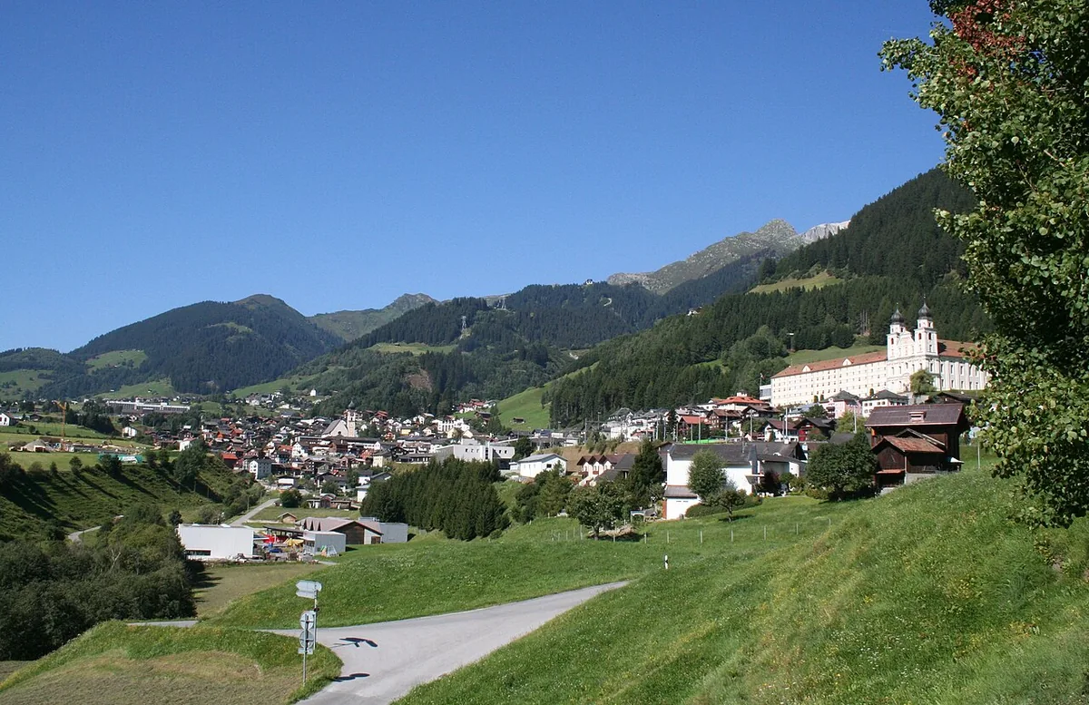 Disentis, Suisse. Photo : upload by Adrian Michael (CC BY-SA 3.0) ; redimensionnée et convertie en WebP.