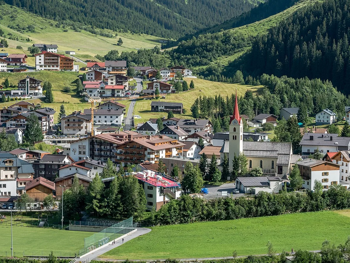 Galtür, Autriche. Photo : Basotxerri (CC BY-SA 4.0) ; redimensionnée et convertie en WebP.
