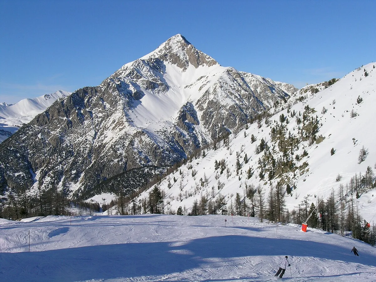 Montgenèvre, France. Photo : Luca Galli (CC BY 2.0) ; redimensionnée et convertie en WebP.