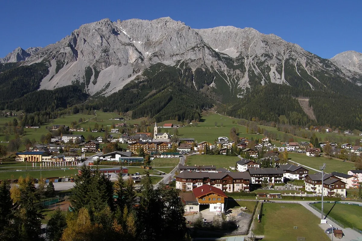 Ramsau am Dachstein, Autriche. Photo : Vorwerk (CC BY-SA 4.0) ; redimensionnée et convertie en WebP.