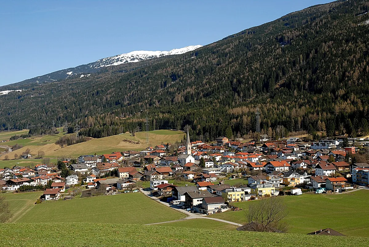 Rinn, Autriche. Photo : Haneburger (Public domain) ; redimensionnée et convertie en WebP.