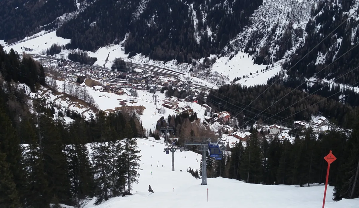 Sankt Anton am Arlberg, Autriche. Photo : 24seven (CC BY-SA 4.0) ; redimensionnée et convertie en WebP.