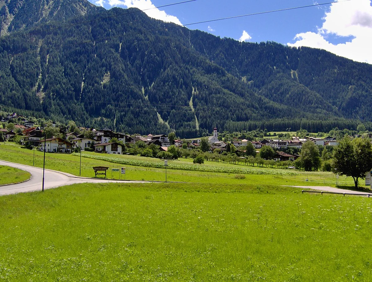 Sautens, Autriche. Photo : Tubantia (CC BY-SA 3.0) ; redimensionnée et convertie en WebP.