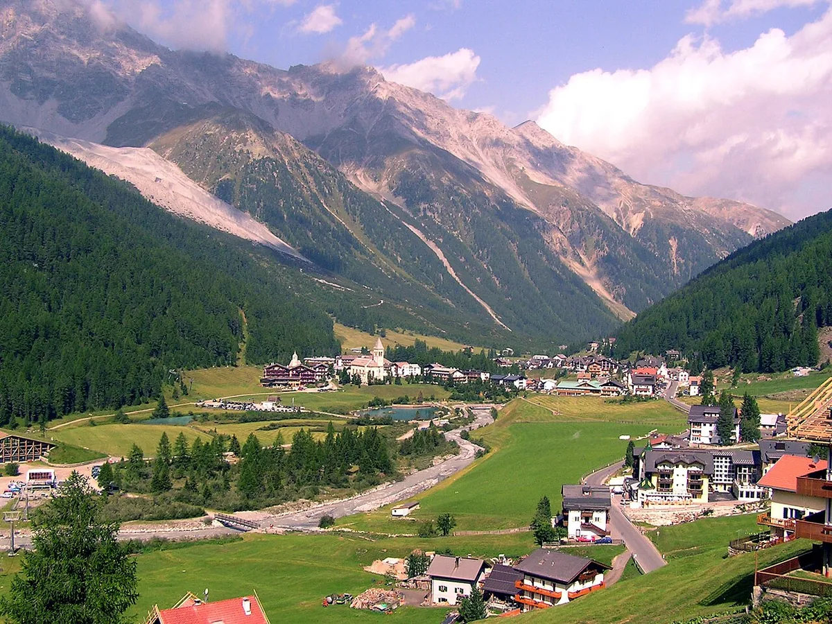 Sulden, Italie. Photo : Kuebi (CC BY-SA 3.0) ; redimensionnée et convertie en WebP.