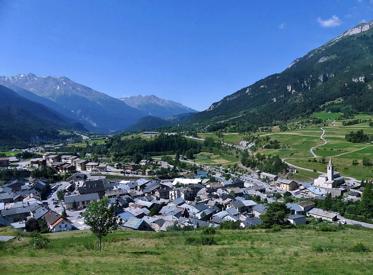 Termignon, France. Photo : Florian Pépellin (CC BY-SA 4.0) ; redimensionnée et convertie en WebP.