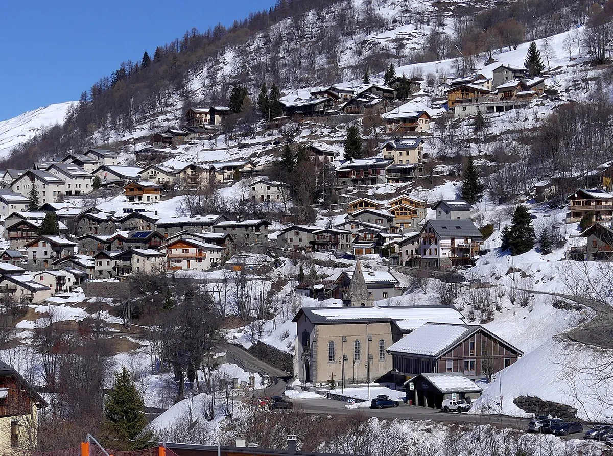 Valmeinier, France. Photo : Florian Pépellin (CC BY-SA 4.0) ; redimensionnée et convertie en WebP.