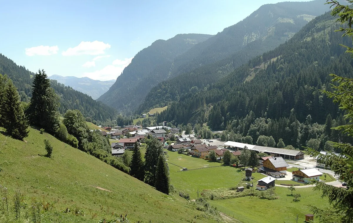 Viehhofen, Autriche. Photo : Grosingerm (CC BY-SA 3.0) ; redimensionnée et convertie en WebP.